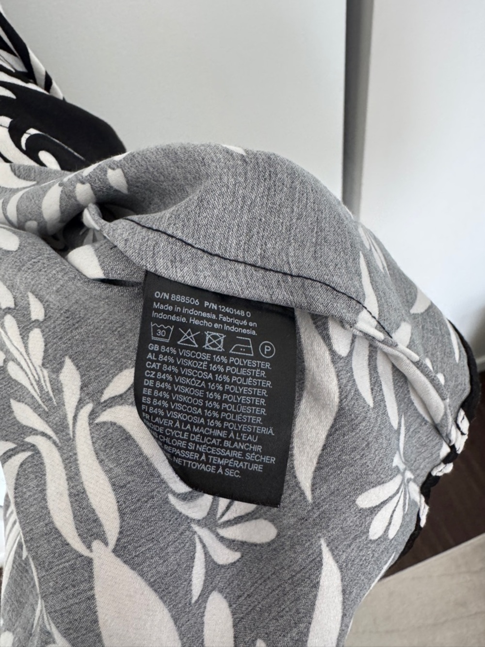 H&M Black and White Long-Sleeve Printed Midi Dress - Picture 9 of 9